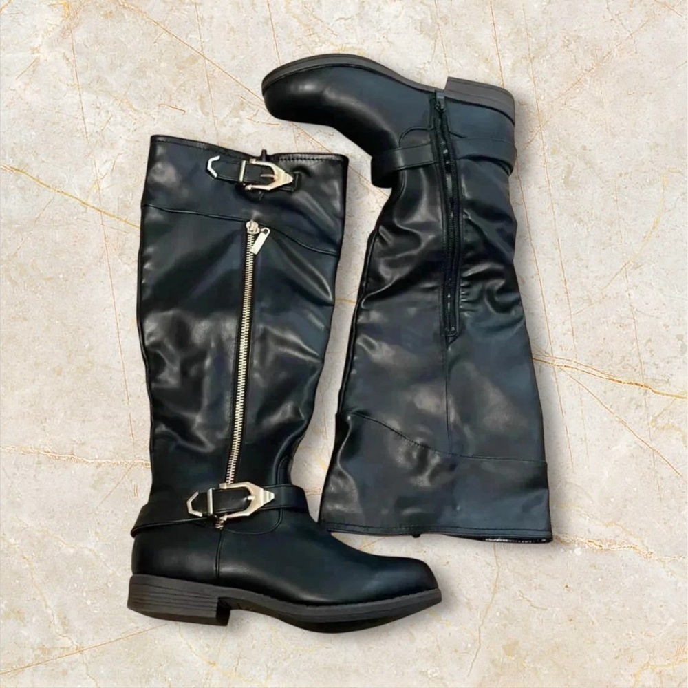 ❤️🔥NWOB - Black knee-high boots with gold zipper on the side